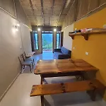 Casa Rosa - Lugar Lindo Em Meio A Natureza